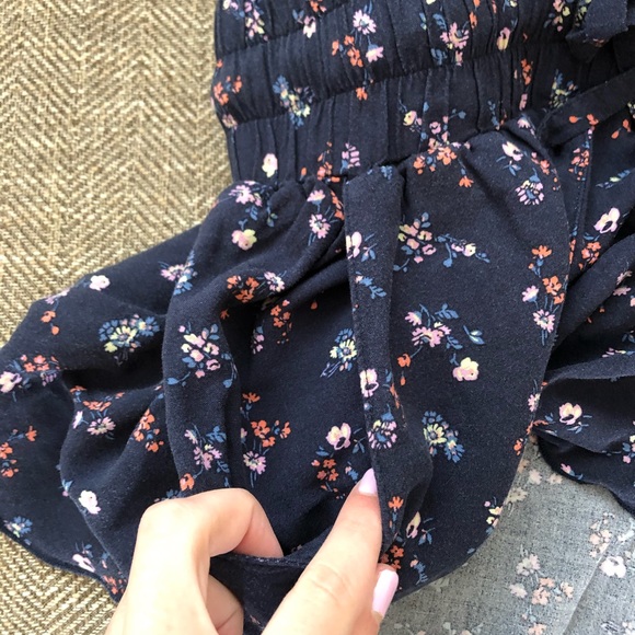 HOLLISTER free flowing summer shorts size XS - Picture 7 of 7